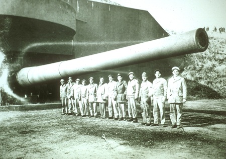 Battery Lewis 