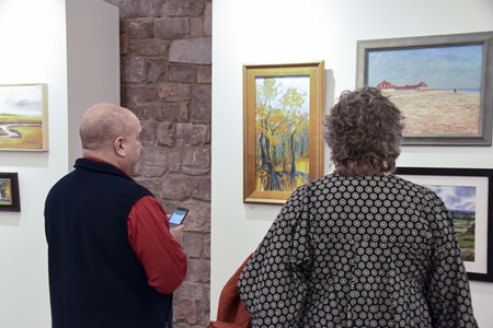 visitors to the gallery 