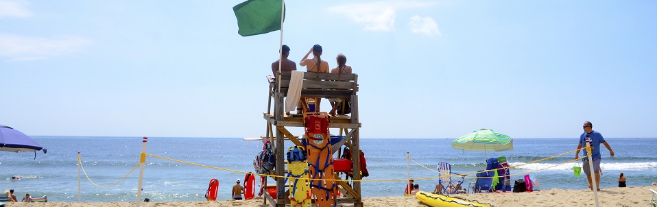 Lifeguards on duty at Seven Presidents Oceanfront Park