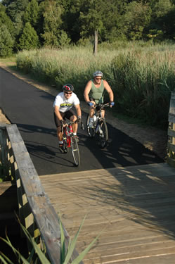 more bicyclists on the henry hudson trail
